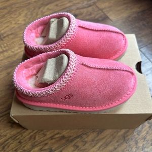 **SOLD**Brand New in Box Little Girls UGG Tasman II in Pink Rose Size 10.